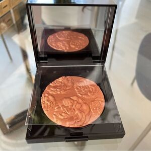 NWOB Laura Mercier Face Illuminator Sensation